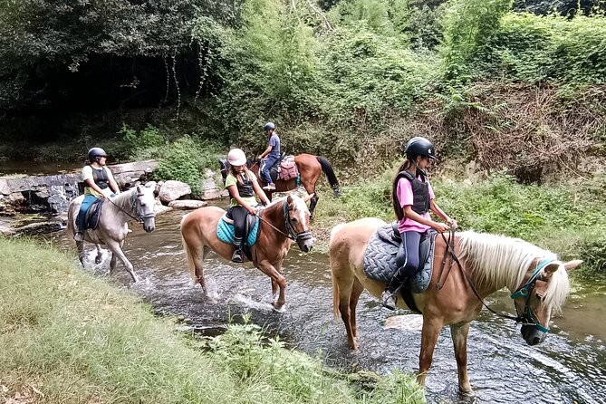1 hour horseback ride in Valgraziosa Pisa - Under Caprona’s Torre degli Upezzinghi