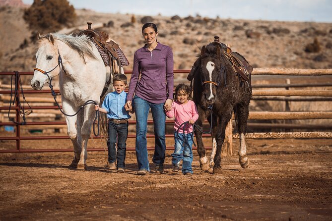 2-Hour Horse Rides Capitol Reef - Red Bluff and the changing views