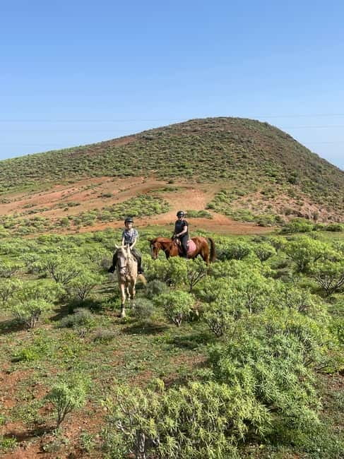 2 hours Green Mountains Horse Riding Tour - Leaving the barn in Ojos de Garza