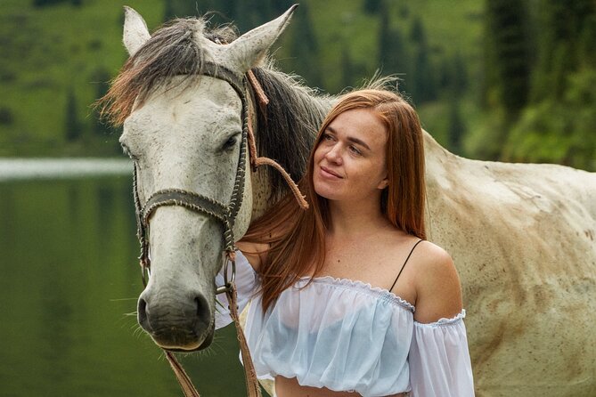 3-Day Private Horseback Riding and Hiking Tour in Kolsay - Horses, hiking, and the level of effort