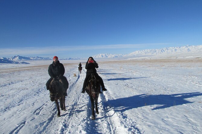 3 days horse back riding to Song-Kul lake whole year round - Guides who add character to the ride