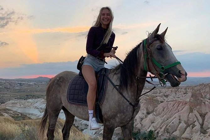 4-Hour-Horsebackriding-Tour through Cappadocia - Meeting the Arabian horses in Cavusin