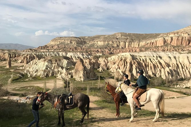 4-Hour-Horsebackriding-Tour through Cappadocia - Swords Valley and the more dramatic rock shapes