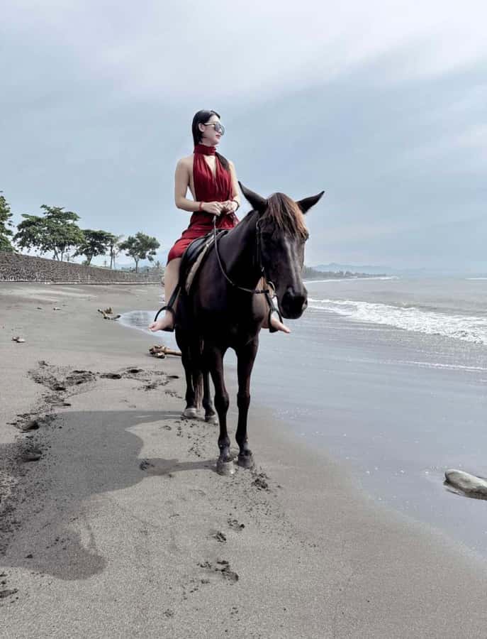 Bali Horse ride at Saba beach Horse tour - Arriving at Saba Bay Stables