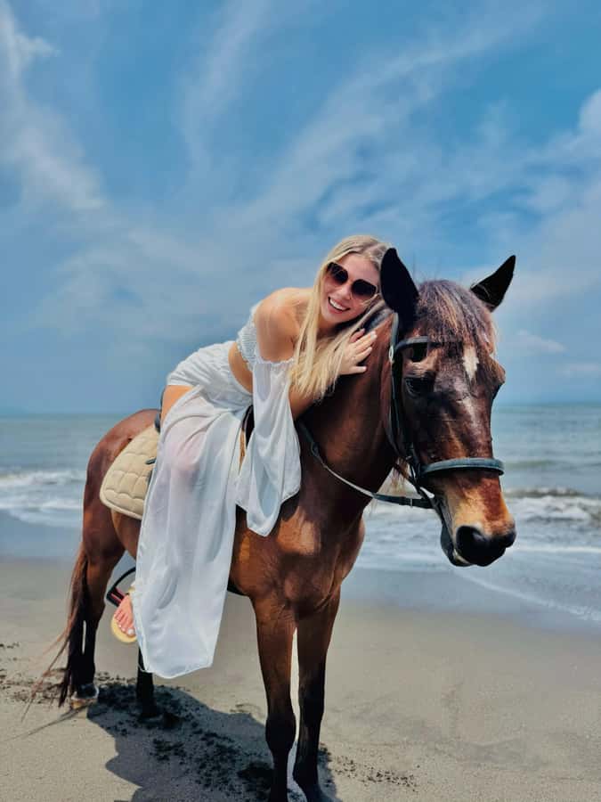 Bali Horse ride at Saba beach Horse tour - Passing temples on the way to the shore