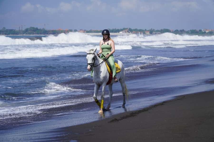 Bali: Horse Riding Sanur Beach Experience with Transport - What the Sanur setting adds to the ride