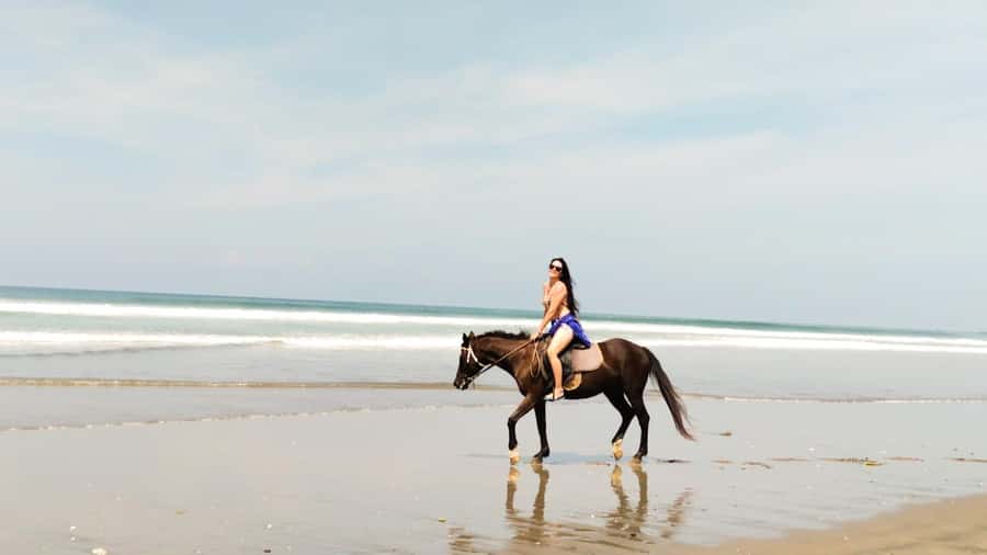 Bali: Horse Riding Tour on Seminyak Beach Include Transport - Morning calm or sunset color