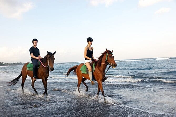 Bali Horse Riding, Waterfall, Rice Terrace, Lunch - All Inclusive - Saba Beach: Your first hour on horseback