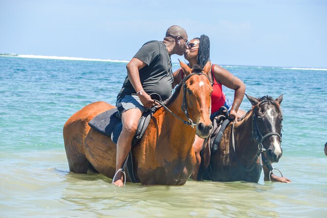 Bamboo Rafting and horseback - How the shared transportation affects your day