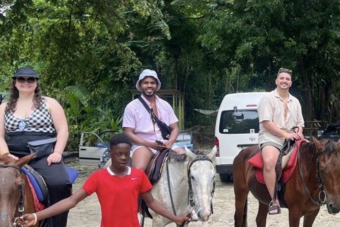 Bamboo Rafting and HorseBack Riding Excursion in OchoRios Jamaica - The vendor stop and the question of activity time