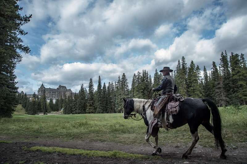 Banff: 4-Hour Sulphur Mountain Intermediate Horseback Ride - Clothing, weight limits, and small practical details