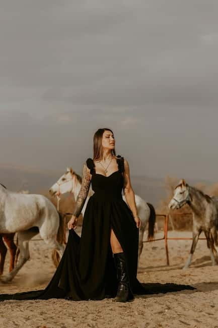 Cappadocia: Fascinating Horse Tour in Göreme Valleys - Sunset, sunrise, and changing light