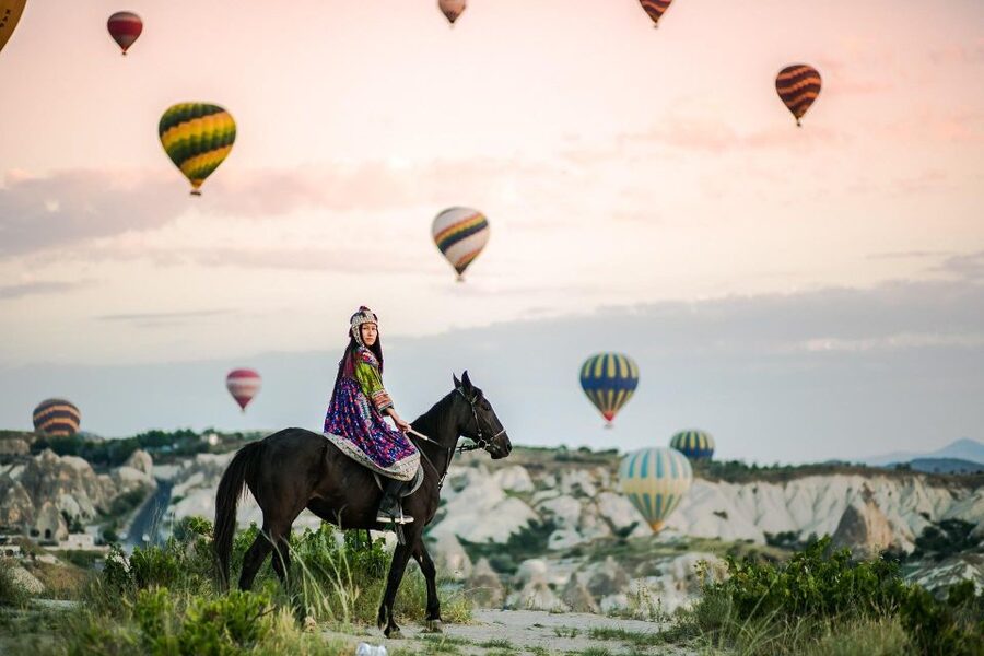 Cappadocia: Horse Riding Tour Sunset or Day Time with Pickup - Why beginners may enjoy it, and why some people should skip it