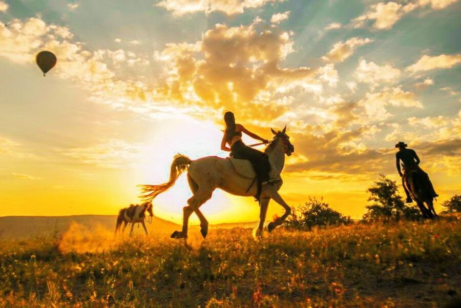 Cappadocia: Horse Riding Tour Sunset or Day Time with Pickup - Sunset or daytime: choosing the better departure