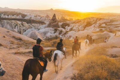 Sunset or Daytime Horse Riding Tour