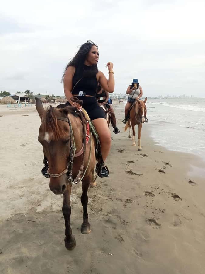 Cartagena: Horse Riding on the Beach with Photos and Lunch - The best part: taking the horses into the sea