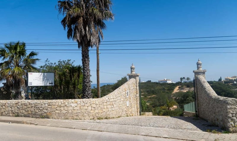 Cliffside Horseback Riding in the Algarve - How the small group changes the experience