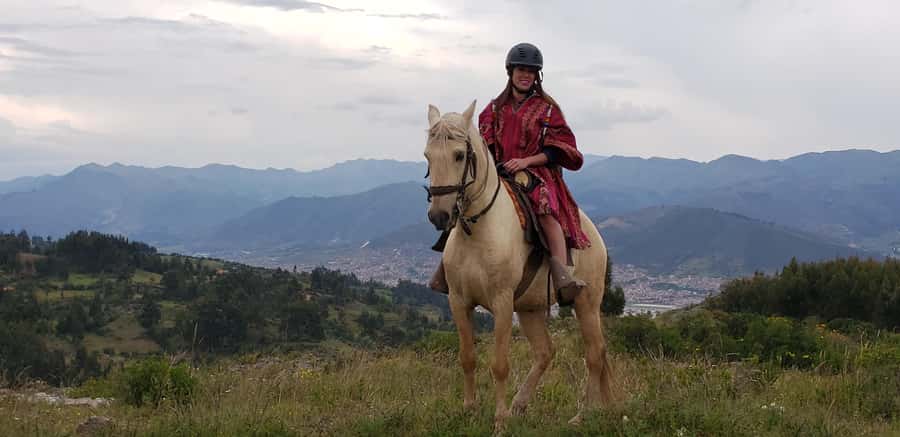 Cusco: Hidden Incan Temples Full-Day Horseback Riding Tour - Yuncaypata offers a look at Andean life