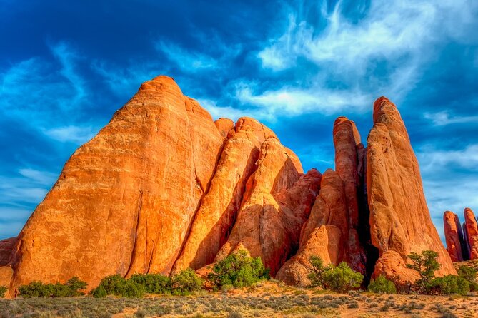 Discover The Best Of Moab In A Day: Arches Canyonlands Dead Horse - Arches begins with red rock on a grand scale