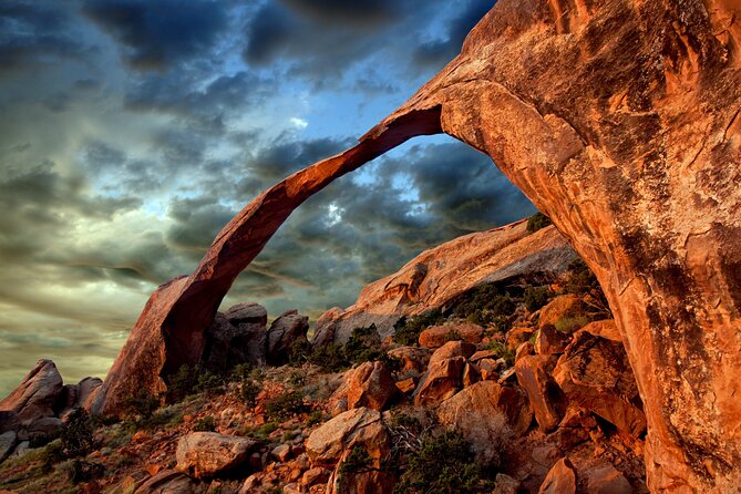 Discover The Best Of Moab In A Day: Arches Canyonlands Dead Horse - Canyonlands trades arches for huge canyon views