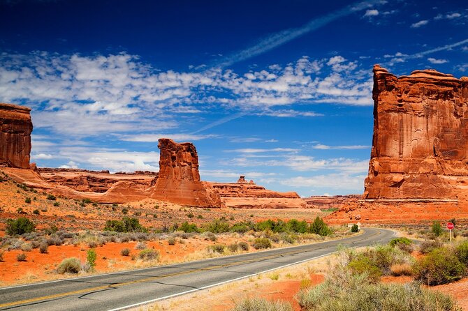Discover The Best Of Moab In A Day: Arches Canyonlands Dead Horse - Dead Horse Point supplies the final grand view