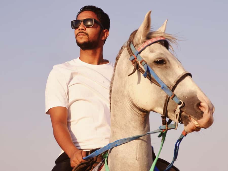 El Gouna: Desert & Sea Horse Riding With Swimming Optional - Two hours across desert and Red Sea scenery