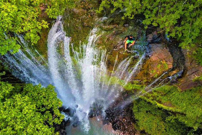 El Limón waterfalls Tour (horse riding & swimming) with lunch - Arriving at El Limón Waterfalls