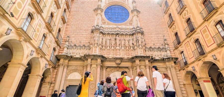 From Barcelona: Horseback Tour in Montserrat National Park - Riding through Montserrat National Park