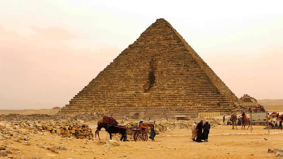 From Cairo: Camel or Horse Ride Tour Around Giza Pyramids - The Sphinx gets its own half-hour