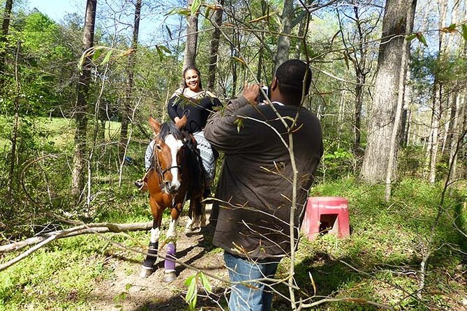 Georgia Horseback Ride with Wine Tasting - The picnic lunch: useful, but ask where and when