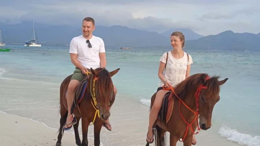 Gili Air: 1-Hour Horse Riding Adventure - Practical preparation for the beach