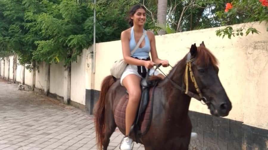 Gili Trawangan: Horse Riding on the Beach - Pickup, timing, and small-group comfort