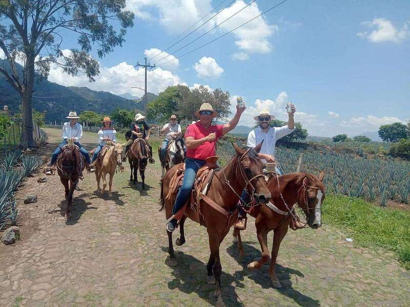 Guadalajara: Horse Riding on the Tequila Route with Tastings - The guides make the difference