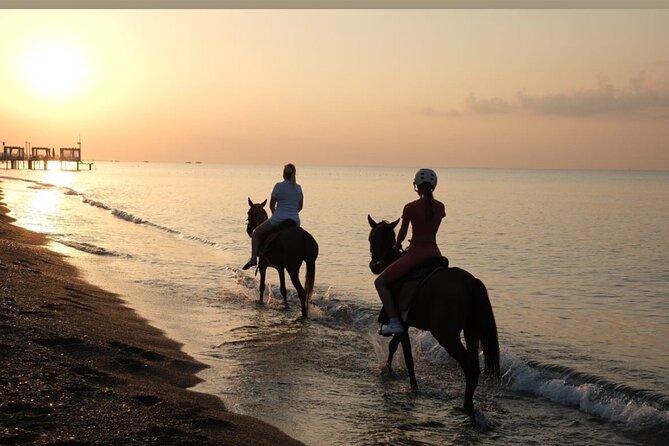 Horse back Riding in Antalya - Horses, helmets, and the safety question