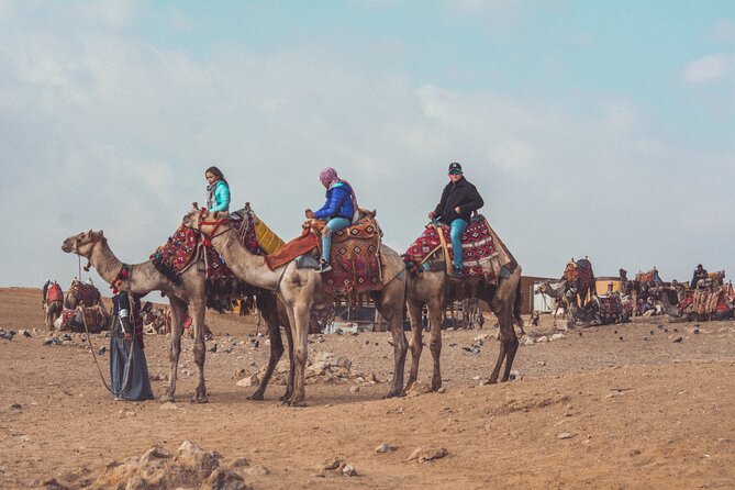 Horse or Camel Ride in Giza Pyramids - Starting at the stable with tea and music