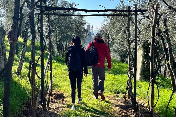 Horse ride in the Mugello (transfer from / to Florence) and Tuscan aperitif - The village bar and Tuscan aperitif
