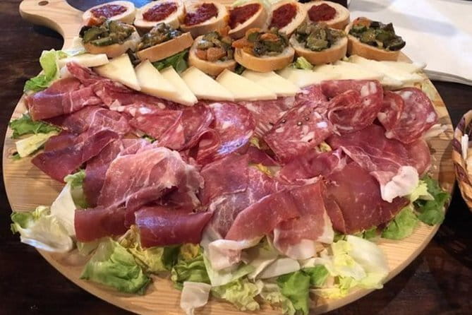 Horse ride, Olive Oil and local foods tasting in a Tuscan farm - Visiting the estate and historic olive cellars
