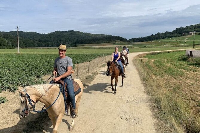 Horse Riding Adventure in Langhe: Piemonte's Scenic Vineyards - Bringing children on the ride