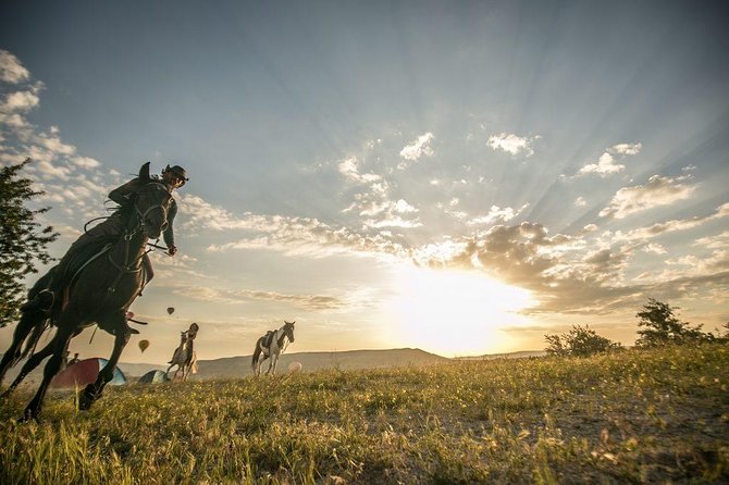 Horse Riding in Cappadocia in fairy chimeys - What the guide service adds
