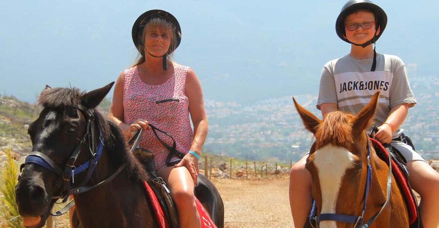 Horse Safari in the Fethiye forest - Getting ready for the horses