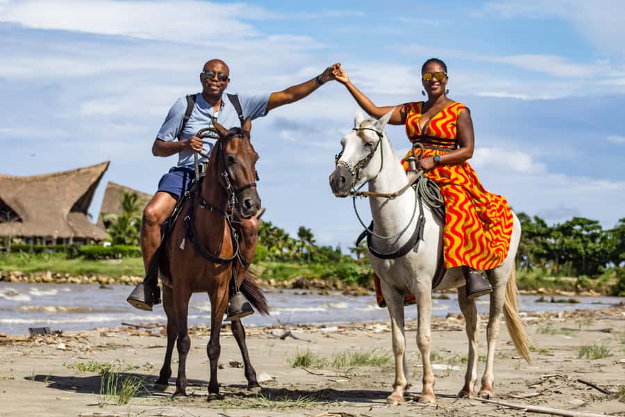 HORSE TOUR IN CARTAGENA BEACH - Five Details That Shape the Ride