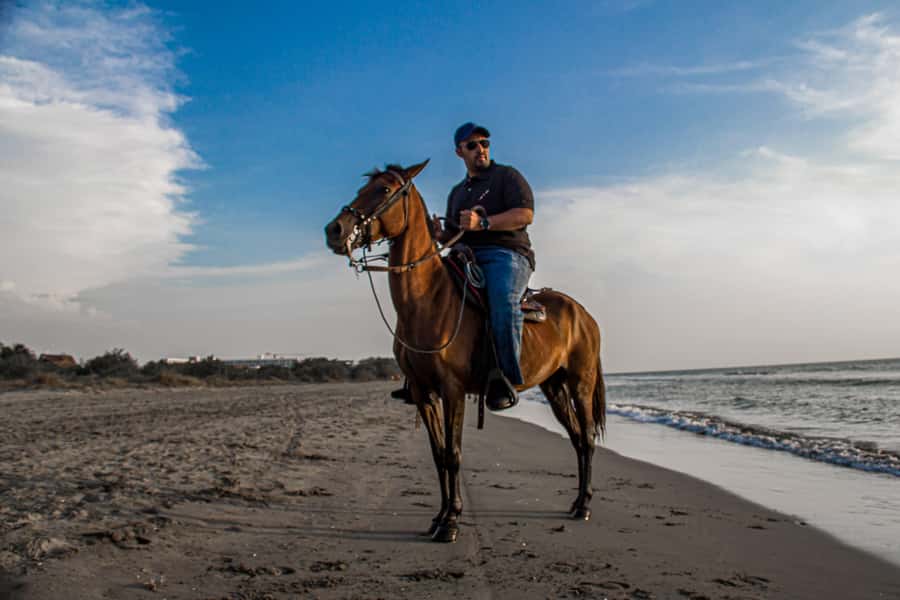 HORSE TOUR IN CARTAGENA BEACH - Photos, Drinks, and a Short Pause