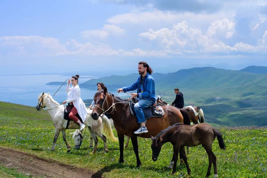 Horseback Adventure in Armenia’s Highland Pastures - Choosing between the pasture route and summit ride