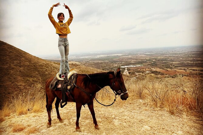 Horseback Ride in Guanajuato with Live Music and Food - A homemade meal on the side of the mountain