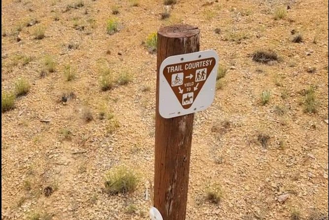 Horseback Riding Experience through Red Canyon with a Guide - Small groups make the ride easier