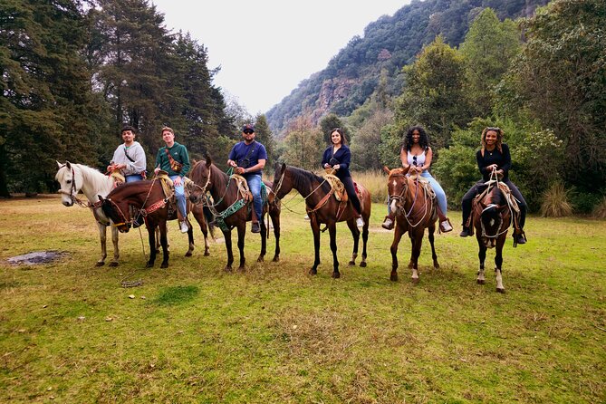 Horseback Riding in the Forest and Breakfast in Cabin - Eating in a cabin or mountain village