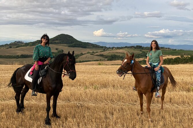 Horseback riding in the hills of Montepulciano in Tuscany - Riding through vineyards and olive groves