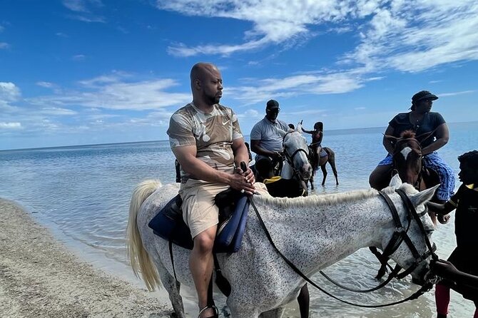 Horseback Riding in the Ocean from Ocho Rios & Runaway Bay - Quick takeaways for your Jamaican riding day