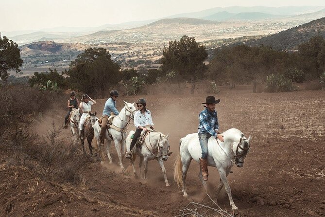 Horseback Riding through Mexican Haciendas - A Traditional Lunch With Hidalgo Flavors
