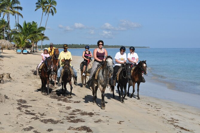 Horseback Riding Tour on the Beaches of Punta Cana - Learning the horses before reaching the sand